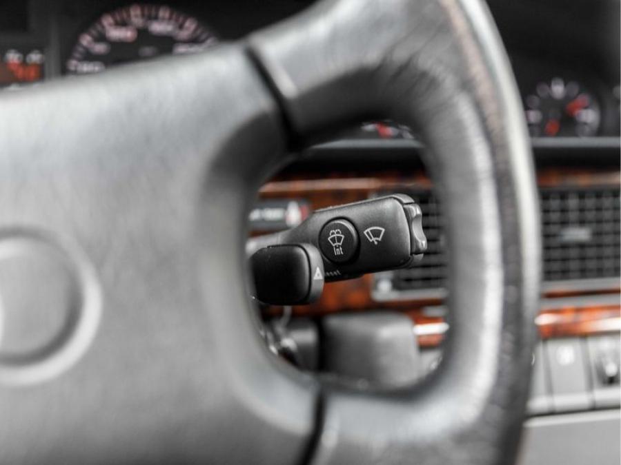 Детали интерьера Audi V8 1990 года  (EU) (фото 66 из 84)